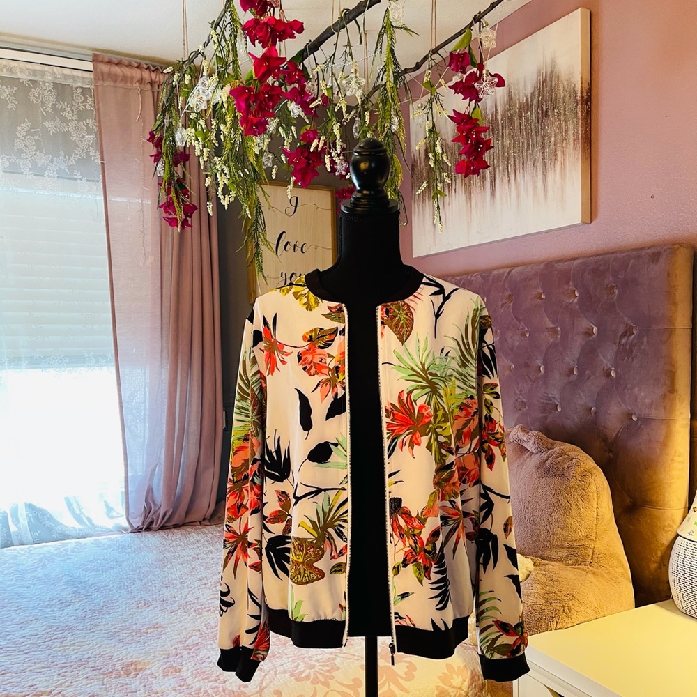 🌺New York & Company Floral Jacket🌺